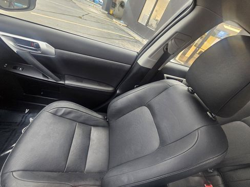 Used 2012 Lexus CT 200h image 31