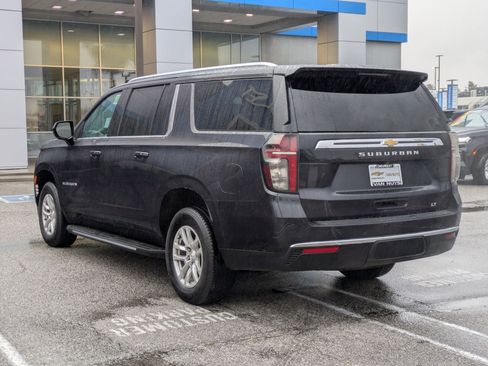 Used 2023 Chevrolet Suburban LT image 7