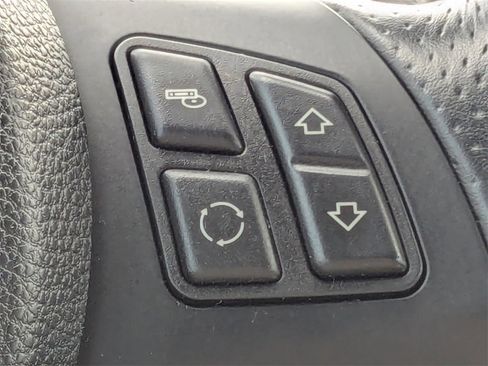Used 2013 BMW 135i Convertible image 28