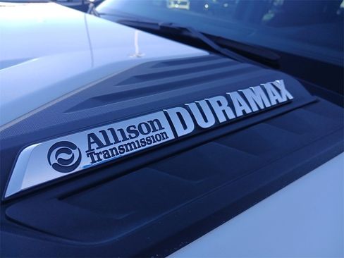 Used 2024 Chevrolet Silverado 2500 LT image 30