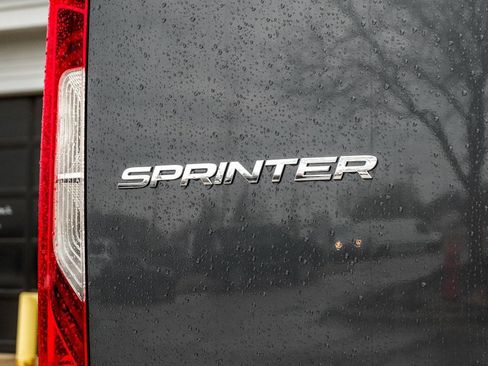 Used 2025 Mercedes-Benz Sprinter 2500 image 10