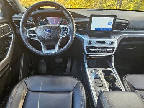 Certified 2022 Ford Explorer XLT w/ Equipment Group 202A image 12