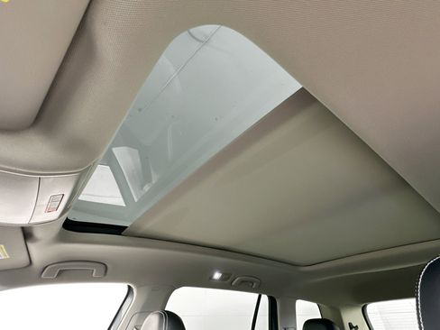 Used 2023 Volkswagen Atlas SE image 21