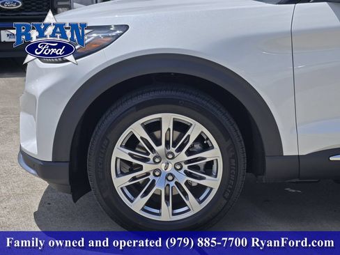 New 2026 Ford Explorer Platinum RWD image 5