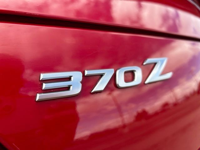 Used 2009 Nissan 370Z Touring RWD image 10