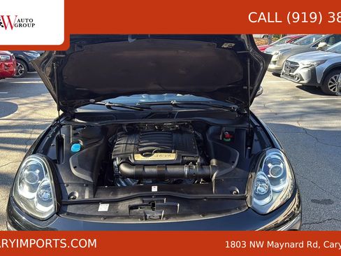 Used 2017 Porsche Cayenne image 34