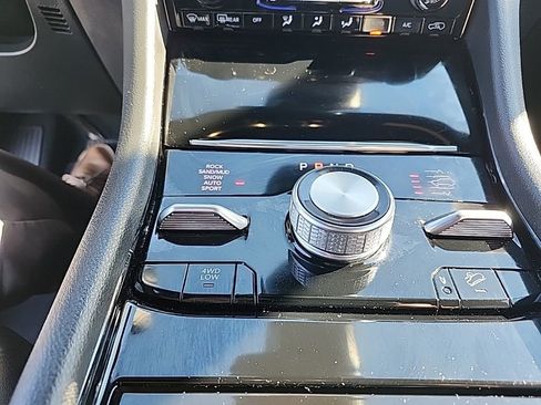 Certified 2024 Jeep Grand Cherokee Overland image 37