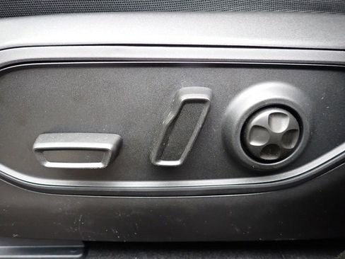 New 2025 Jeep Grand Cherokee Limited w/ Black Appearance Package image 18