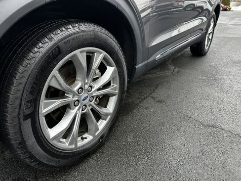 Certified 2022 Ford Explorer XLT w/ Equipment Group 202A image 12