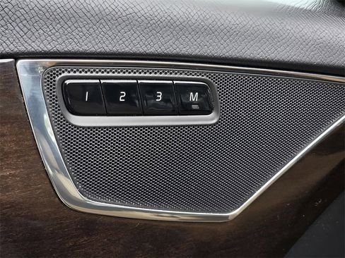 Used 2016 Volvo XC90 T6 Momentum image 22