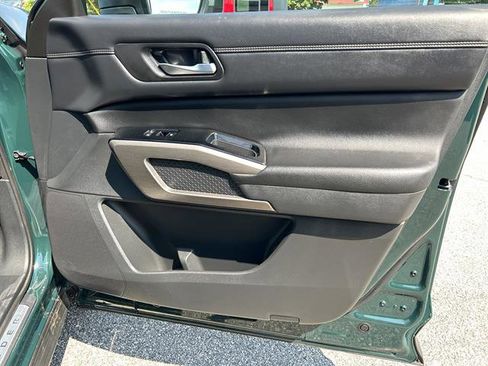 Used 2023 Nissan Pathfinder Platinum image 26