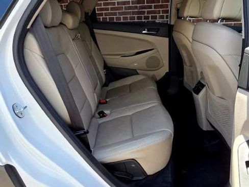 Used 2017 Hyundai Tucson SE Plus AWD/4WD image 9