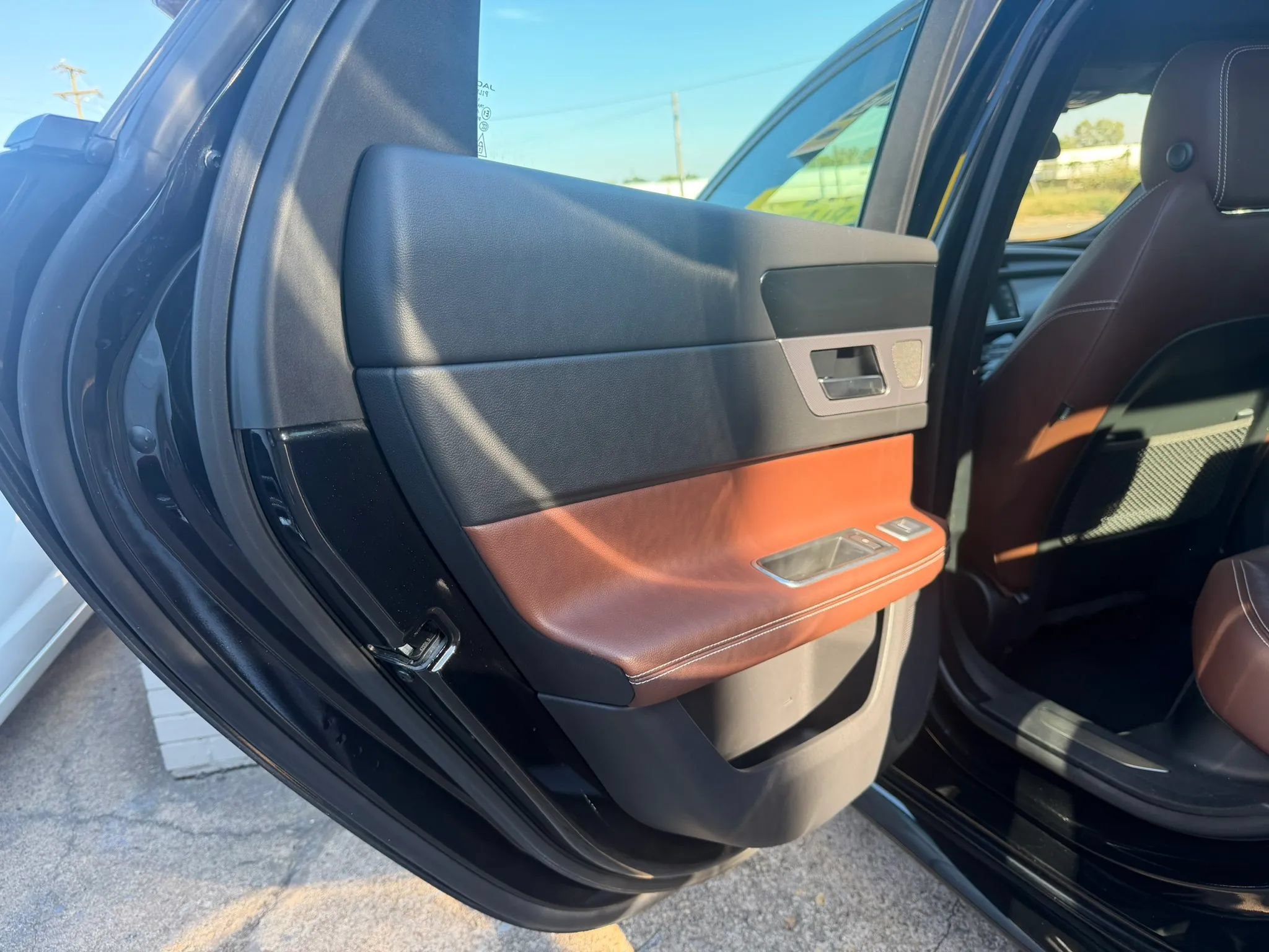 Used 2016 Jaguar XF R-Sport RWD image 11