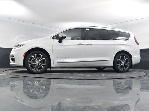 New 2026 Chrysler Pacifica Pinnacle w/ Trailer Tow Group image 52