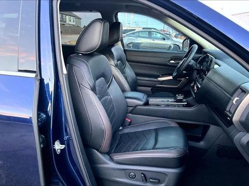 Certified 2023 Nissan Pathfinder Platinum w/ Cargo Package image 8