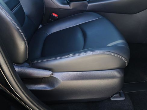 Used 2023 Toyota RAV4 XLE Premium image 19