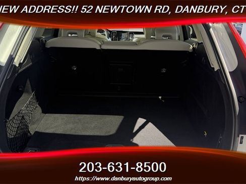 Used 2019 Volvo XC60 T6 Momentum w/ Premium Package AWD/4WD image 32
