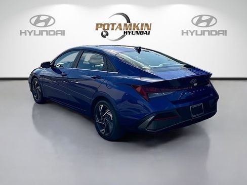Certified 2025 Hyundai Elantra SEL image 7