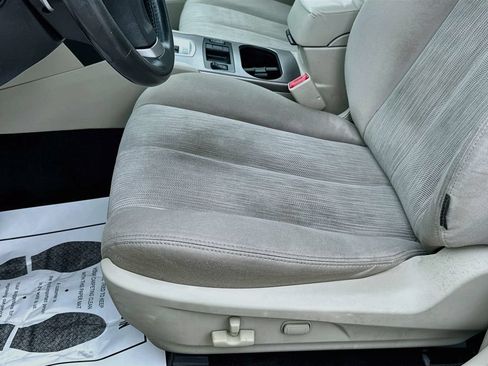 Used 2013 Subaru Legacy 2.5i Premium AWD/4WD image 21