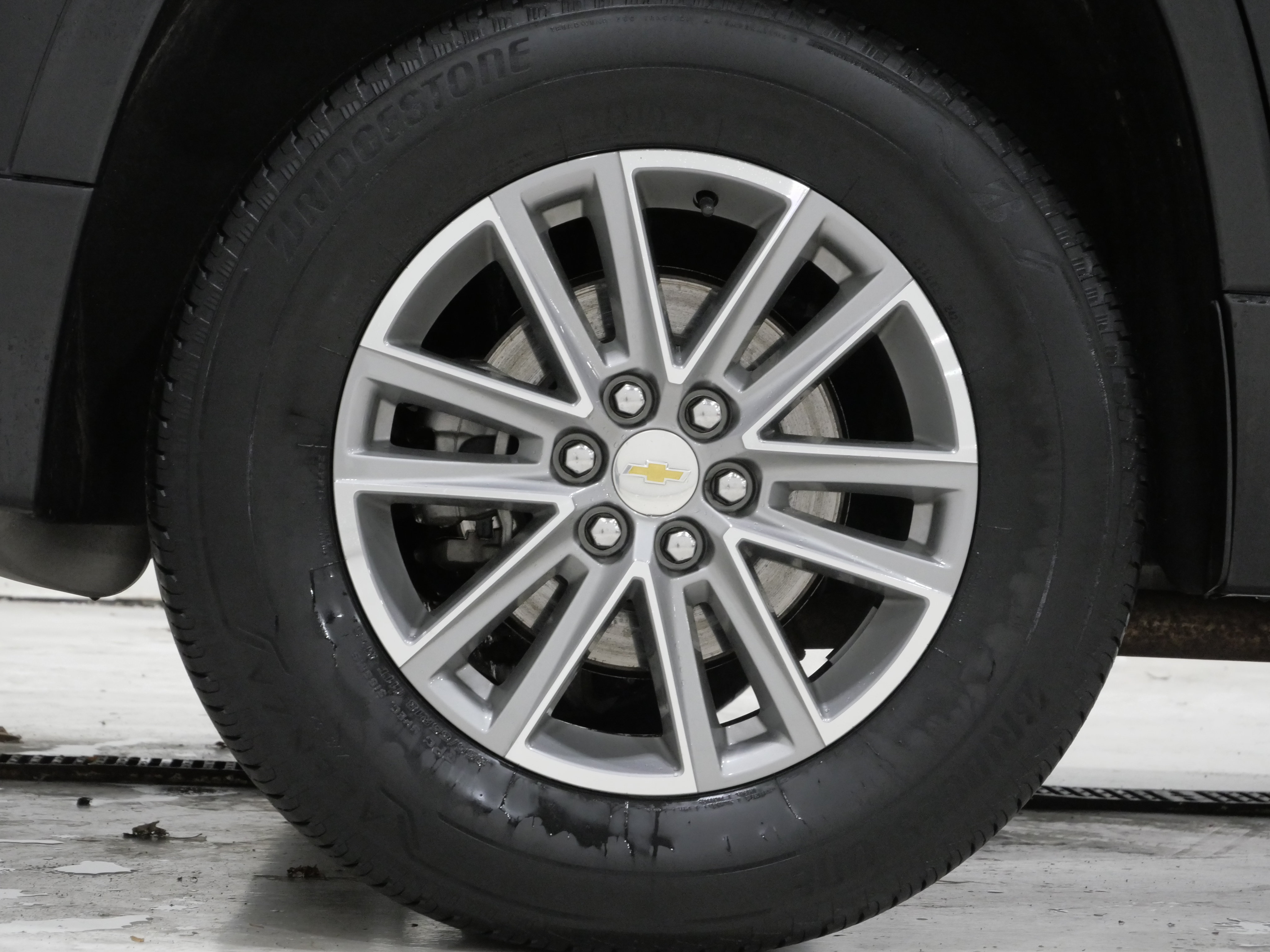 Used 2023 Chevrolet Traverse LT FWD image 9