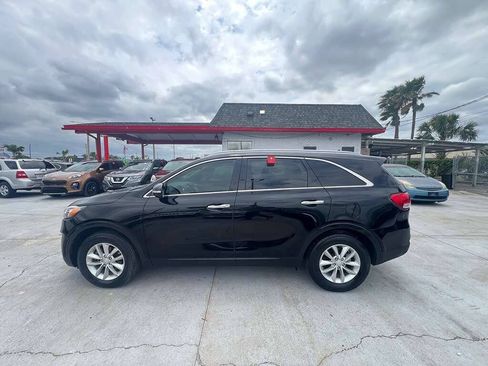 Used 2018 Kia Sorento FWD image 3