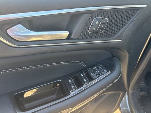 Used 2016 Ford Edge Titanium image 14