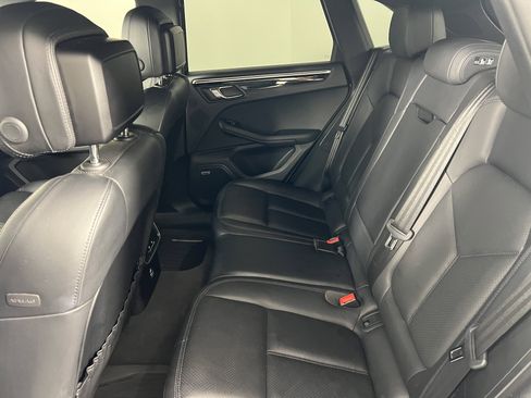 Used 2020 Porsche Macan S image 19