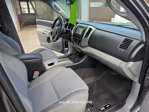 Used 2012 Toyota Tacoma 4x4 Double Cab w/ TRD Off-Road Pkg image 12