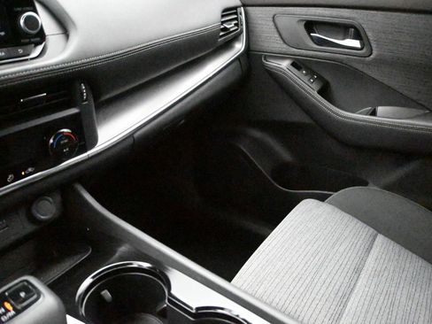 Used 2023 Nissan Rogue SV AWD/4WD image 6