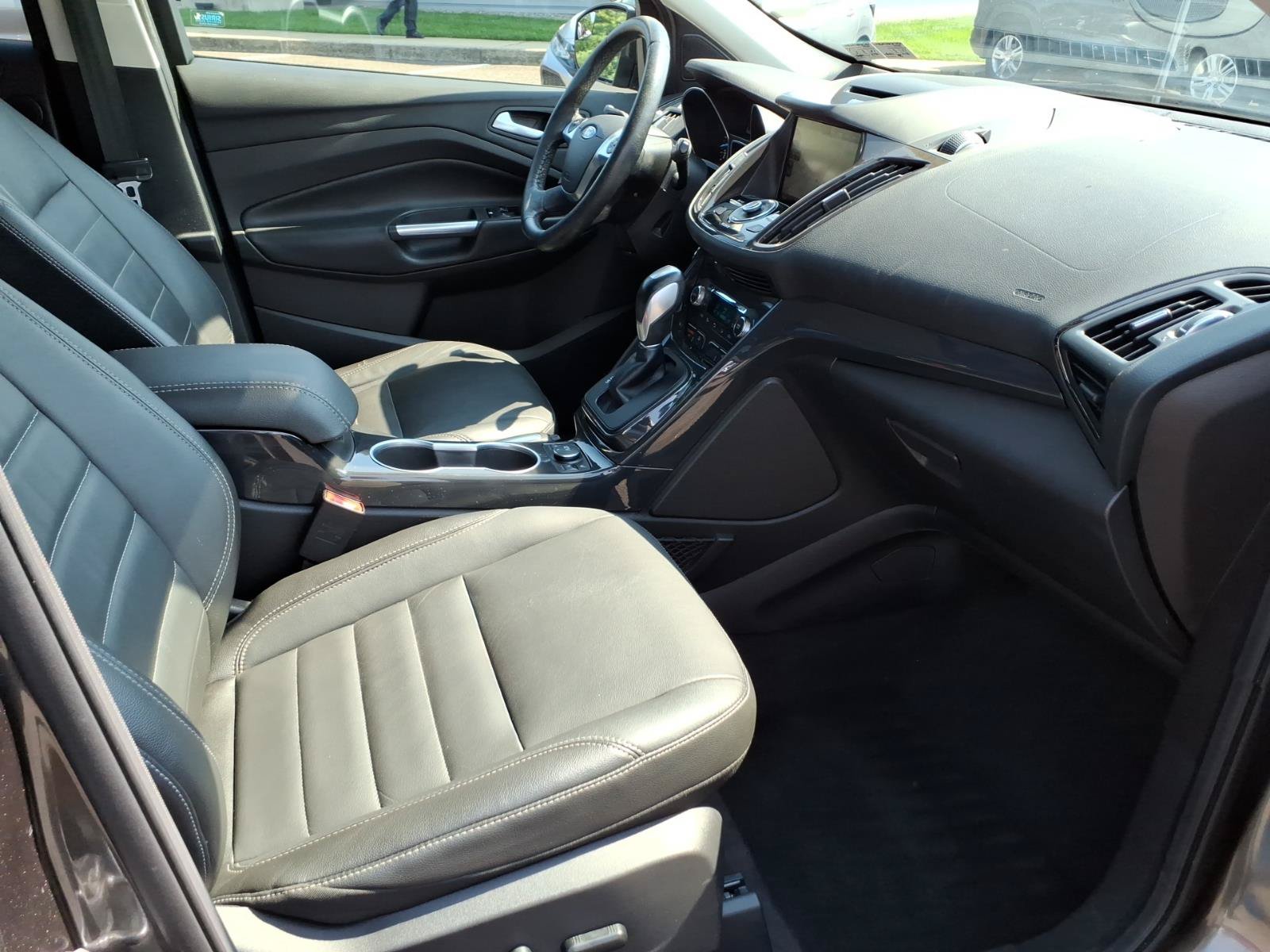 Used 2015 Ford Escape Titanium AWD/4WD image 29