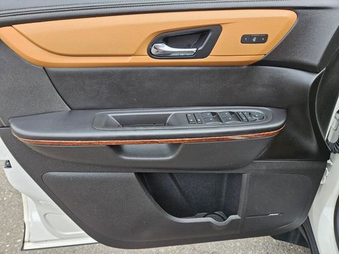 Used 2014 Chevrolet Traverse LTZ AWD/4WD image 19