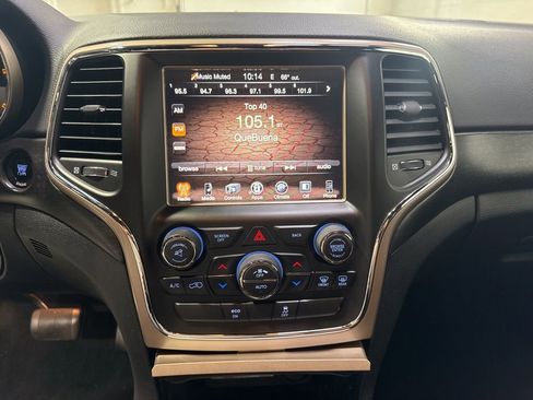 Used 2015 Jeep Grand Cherokee Laredo w/ Quick Order Package 23E AWD/4WD image 16