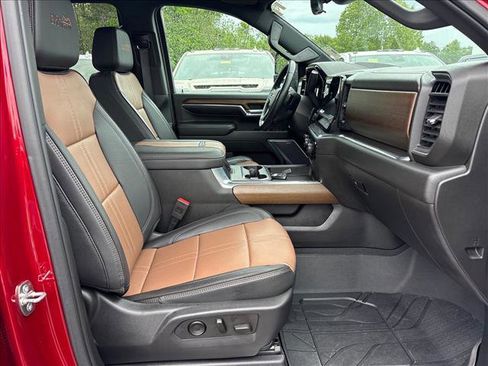 Certified 2024 Chevrolet Silverado 2500 High Country w/ High Country Premium Package AWD/4WD image 7
