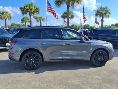 Used 2023 Lincoln Corsair Reserve w/ Jet Appearance Package FWD image 4