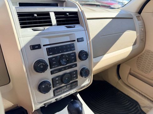 Used 2011 Ford Escape XLT w/ 203A Rapid Spec Order Code AWD/4WD image 13