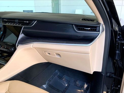 Used 2021 Jeep Grand Cherokee L Limited image 19