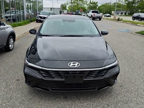 Certified 2026 Hyundai Elantra SE FWD image 14