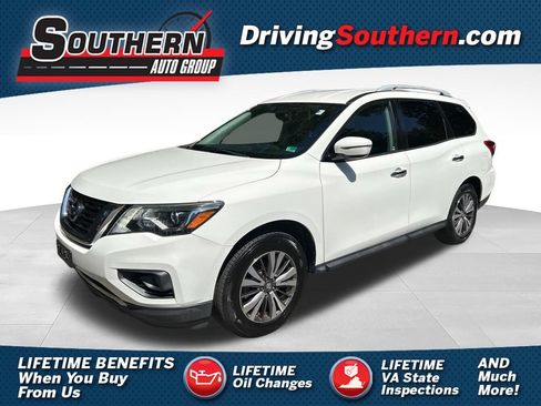 Used 2017 Nissan Pathfinder SV FWD image 1