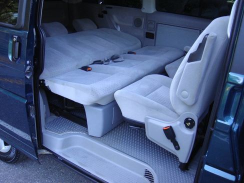 Used 2003 Volkswagen Eurovan MV image 16