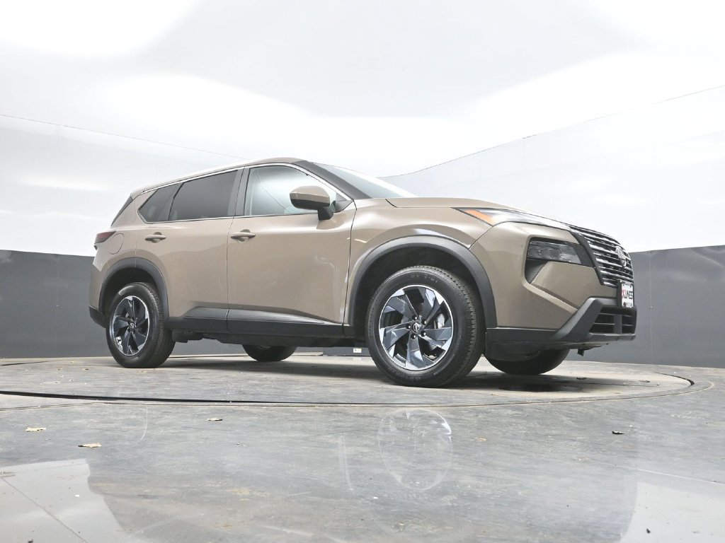 Used 2025 Nissan Rogue SV AWD/4WD image 28