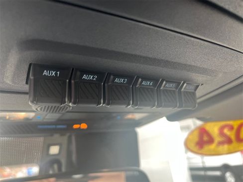 Used 2024 Ford Bronco Black Diamond image 19