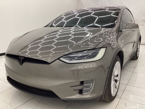 Used 2016 Tesla Model X 75D image 1