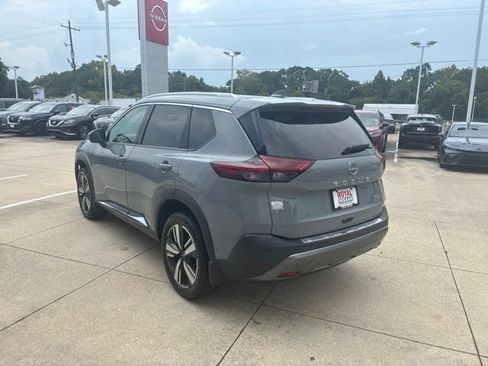 Used 2023 Nissan Rogue SL w/ SL Premium Package FWD image 5