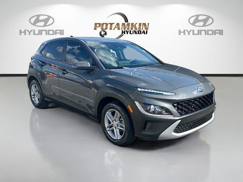 Certified 2023 Hyundai Kona SE image 3