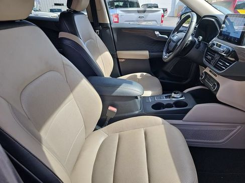 Used 2020 Ford Escape Titanium AWD/4WD image 10