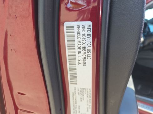 Used 2021 Dodge Durango SRT Hellcat w/ Technology Group AWD/4WD image 29