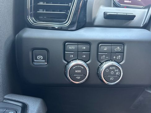 Used 2026 GMC Sierra 1500 AT4 w/ Technology Package AWD/4WD image 15