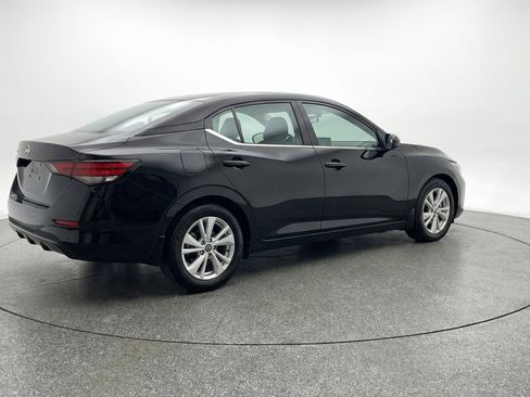 Used 2025 Nissan Sentra S image 9