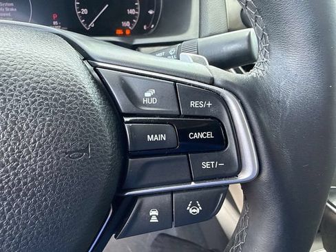 Used 2018 Honda Accord Touring image 25