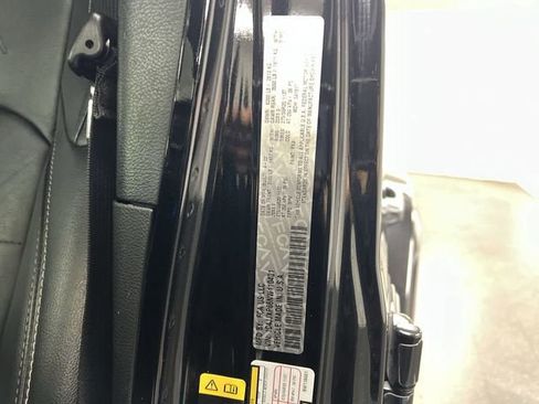 Used 2022 Jeep Wrangler Unlimited Sahara image 34